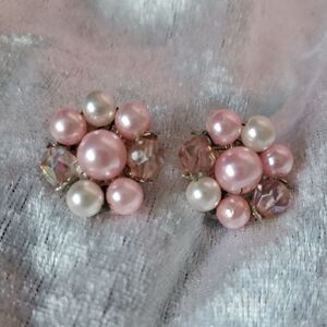 Vintage JAPAN Pink White Pearl Aurora Borealis Bead Cluster Earrings Clip On